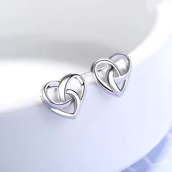 Jewelry - Sterling Silver Knot Heart Earrings